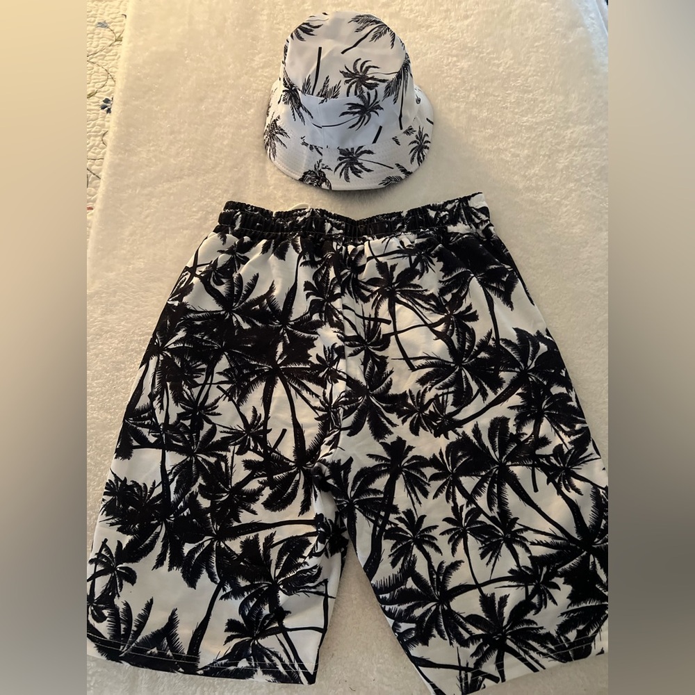 Manfinity Men's Loose Fit Palm Tree Print Drawstring Waist Casual Shorts
